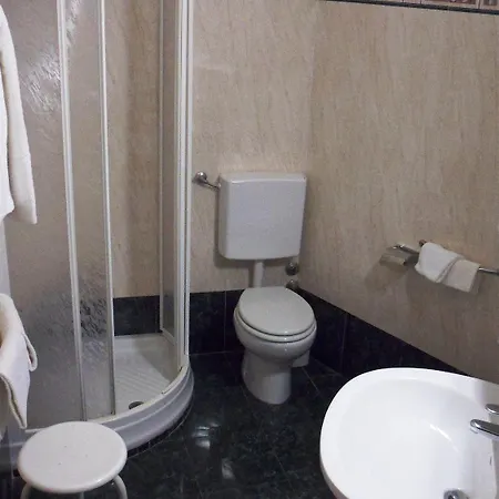 瑞丽酒店 3* 基安奇安诺泰尔梅